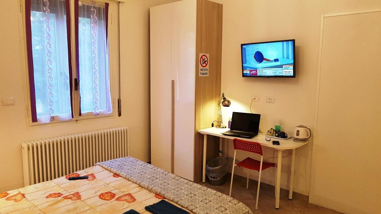 Bed And Breakfast Corticella 24 Bologna Exteriör bild