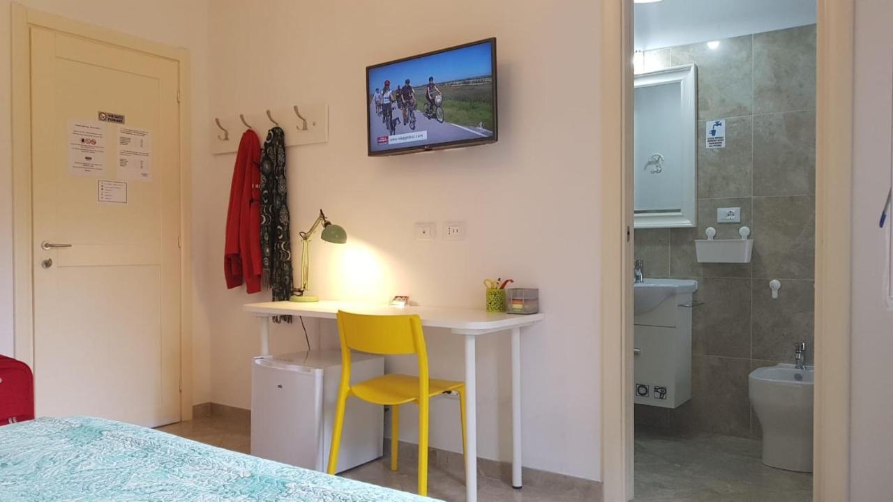 Bed And Breakfast Corticella 24 Bologna Exteriör bild