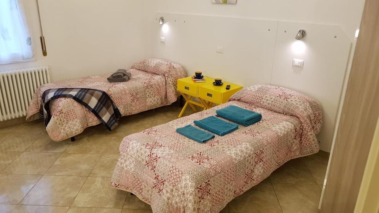 Bed And Breakfast Corticella 24 Bologna Exteriör bild
